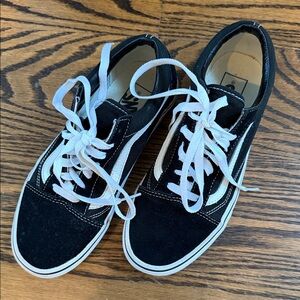 Vans Classic Black and White Lace-Up Shoes sz 7.5 Cool!